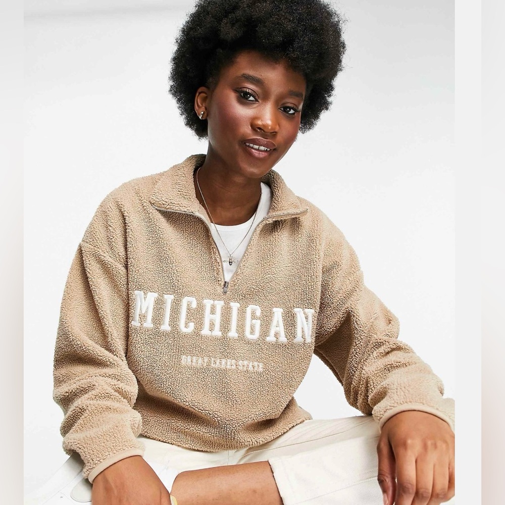 Stradivarius Michigan Beige Fleece Pullover